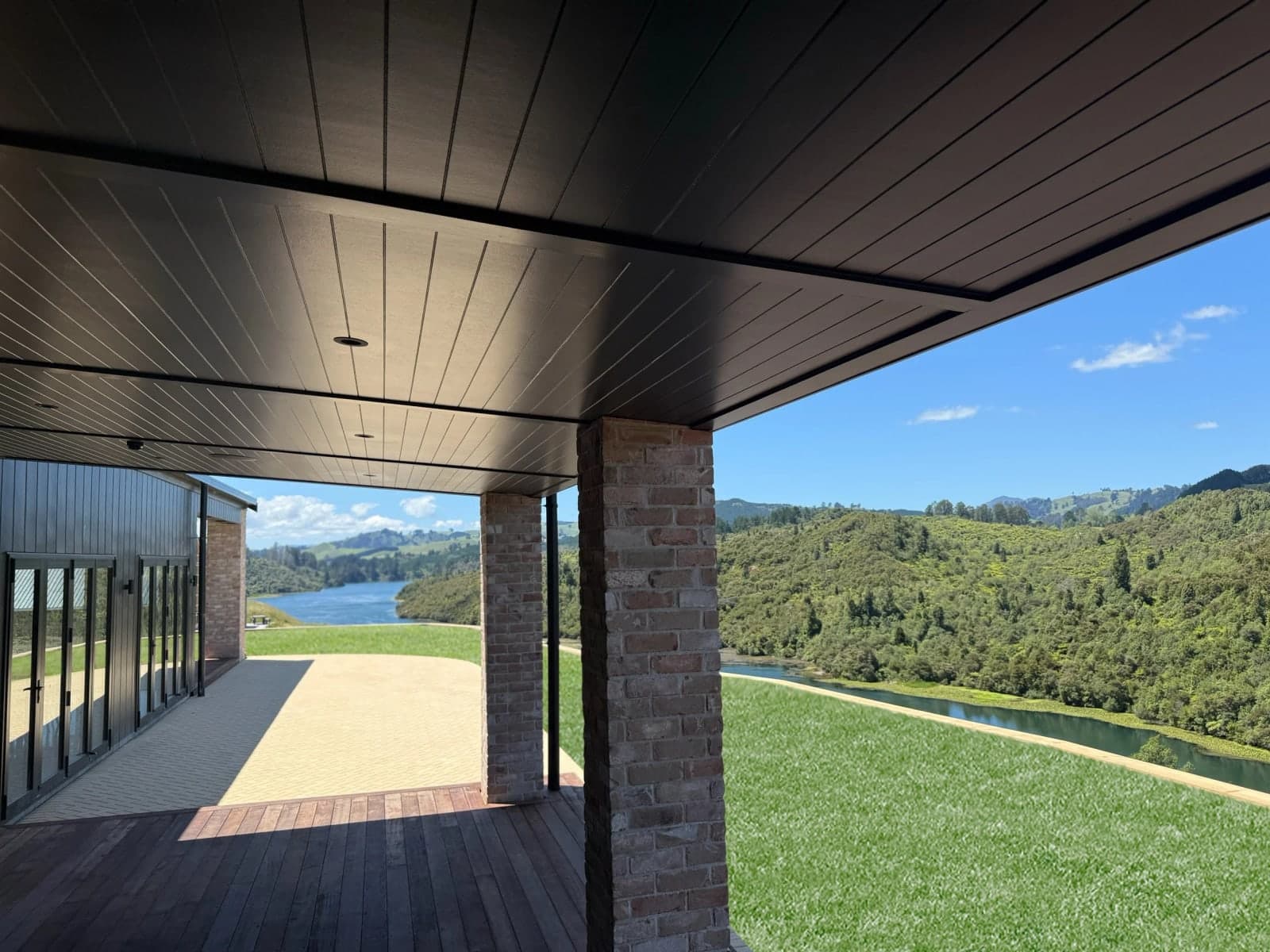 The terrace at Ohakuri Rise, overlooking Lake Ohakuri